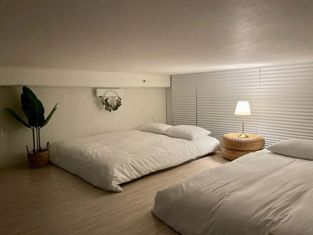 Yeongjongdo In The Moon Room 4 Incheon Guest house